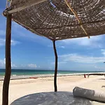 Teetotum hotel